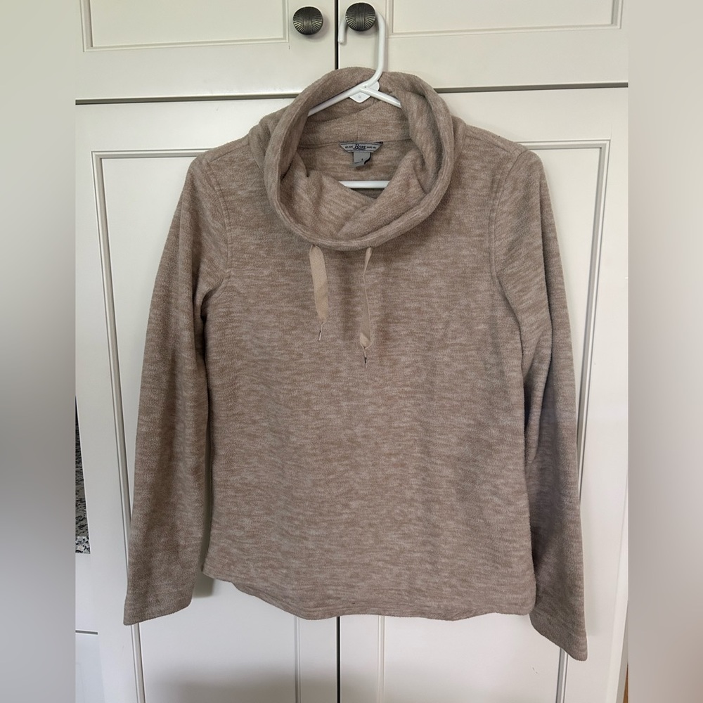 Women’s Bass sweatshirt